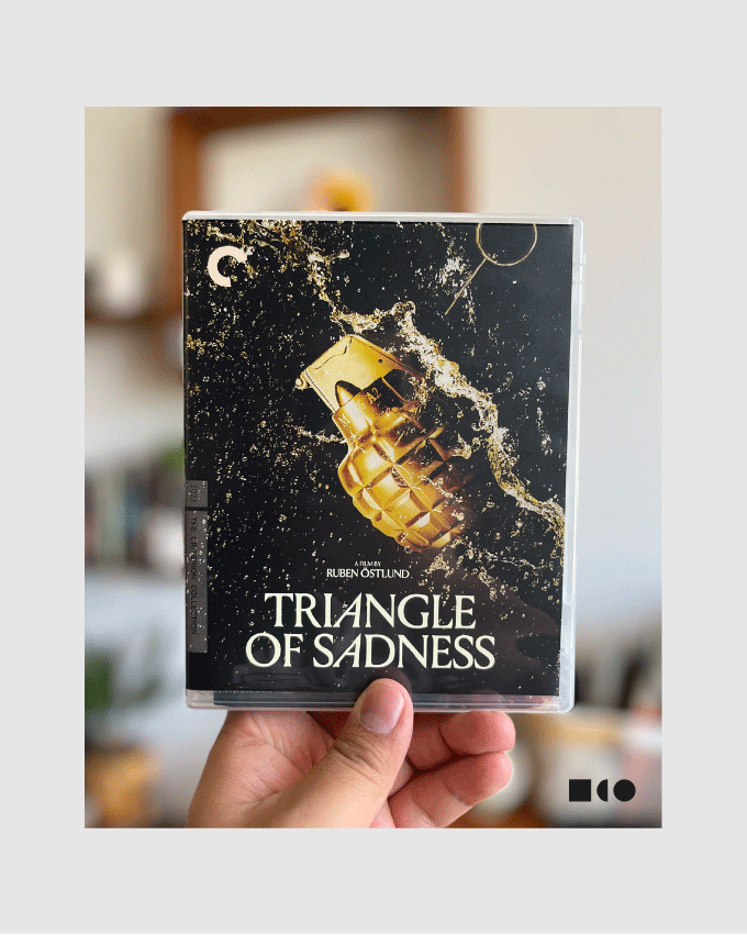 Imagen diseñada como post de Instagram mostrando la portada del disco físico de Triangle of Sadness.